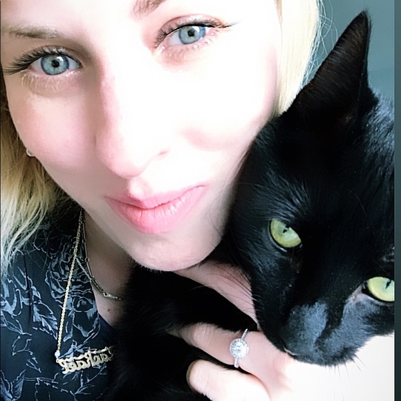 My style thanks for browsing my closet! ☀️💛☀️💛☀️ - Picture 15 of 16